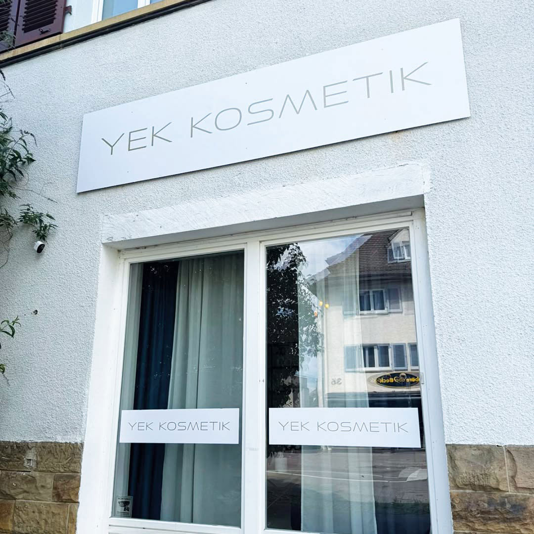 Schaufensterbeschriftung und Aussenschild img